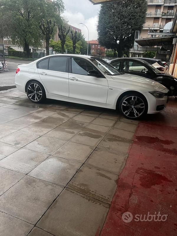 Usata BMW 318 M Sport 143 CV (105 kW) 2014 Bianco Berlina