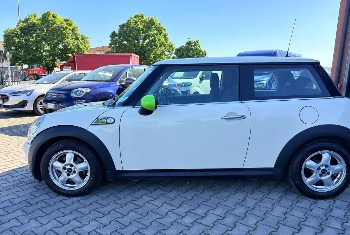 Usata Mini ONE 75 CV (55 kW) 2010 Bianco Utilitaria