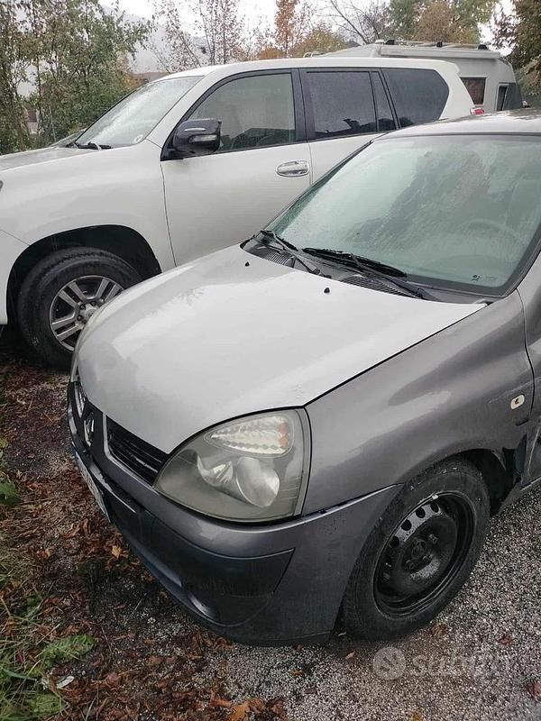 Usata Renault Clio II 65 CV (47 kW) 2006 Berlina