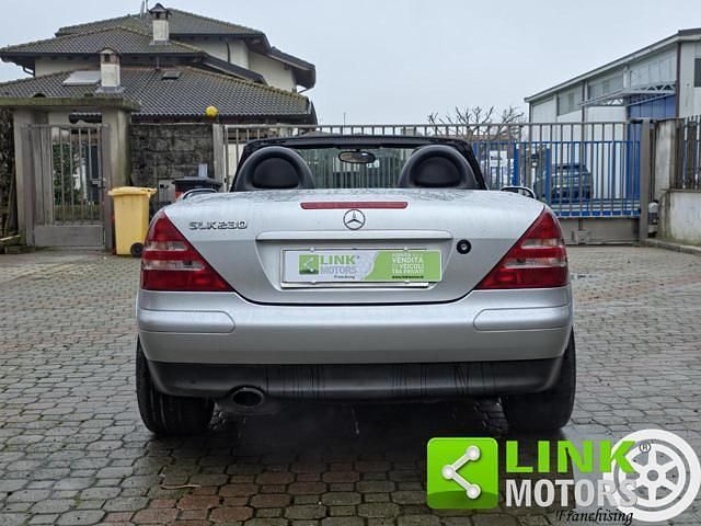 Usata Mercedes SLK200 192 CV (141 kW) 1998 Grigio Cabrio