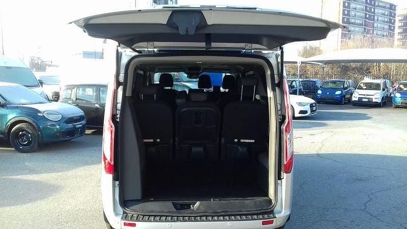 Usata Ford Tourneo Titanium 130 CV (95 kW) 2022 Grigio Monovolume