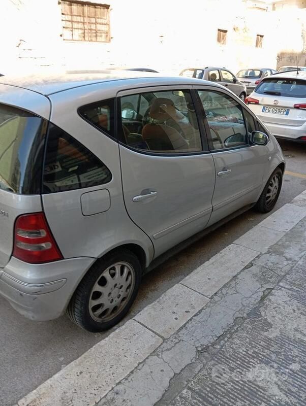 Usata Mercedes A200 95 CV (69 kW) 2001 Grigio Berlina
