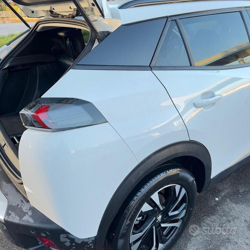 Usata Peugeot 2008 102 CV (75 kW) 2021 Bianco SUV