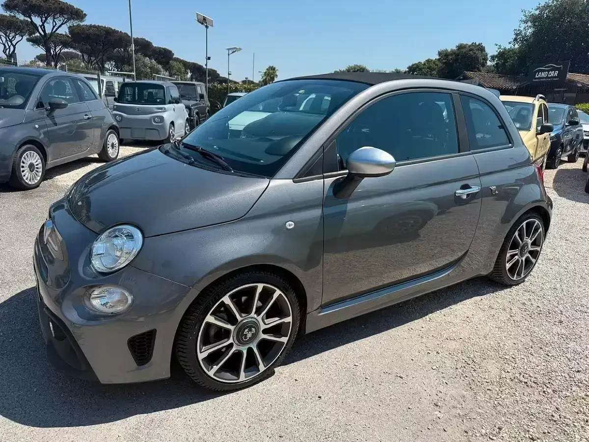 Usata Abarth 595C 165 CV (121 kW) 2022 Grigio Cabrio