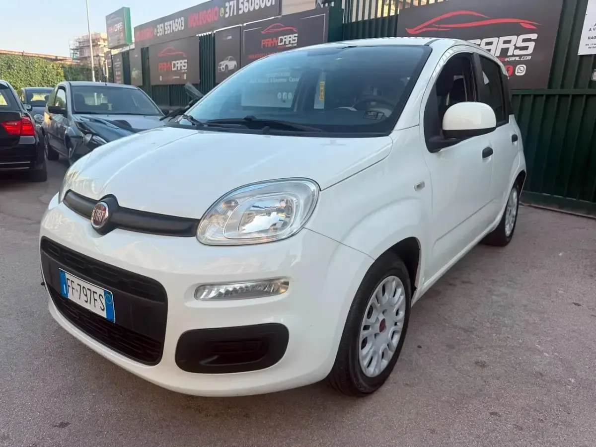 Usata Fiat Panda Lounge 69 CV (50 kW) 2016 Bianco Utilitaria