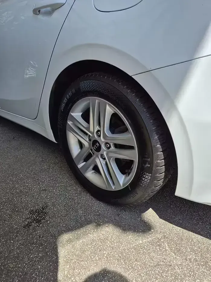 Usata Kia Ceed Sportswagon 115 CV (84 kW) 2019 Bianco Station wagon
