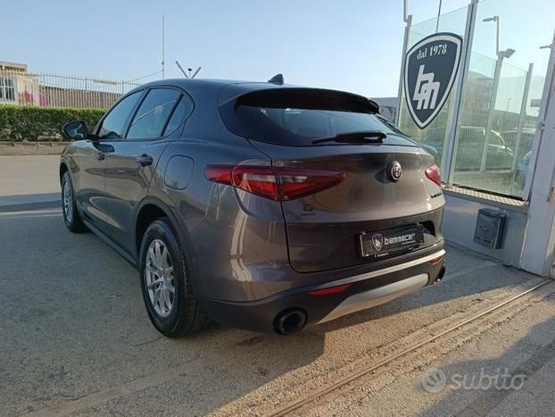 Usata Alfa Romeo Stelvio Business 190 CV (139 kW) 2019 Gray SUV