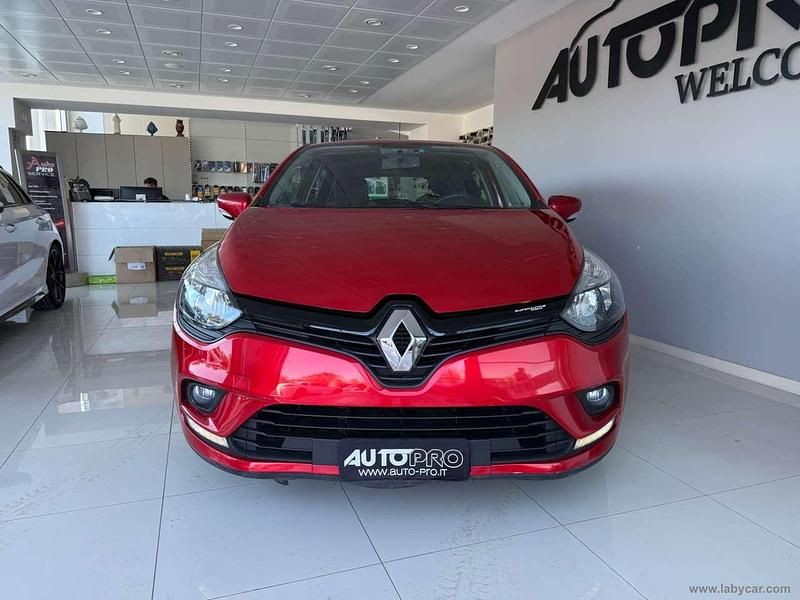 Rosso Usata 2018 Renault Clio IV Tre volumi | 7900 € (Ottimo prezzo) - Immagine 1/4