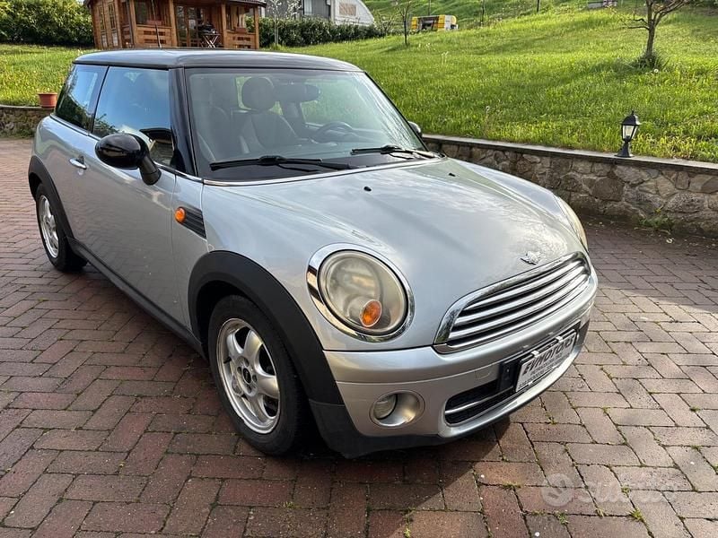Usata Mini Cooper D 108 CV (79 kW) 2007 Grigio Utilitaria