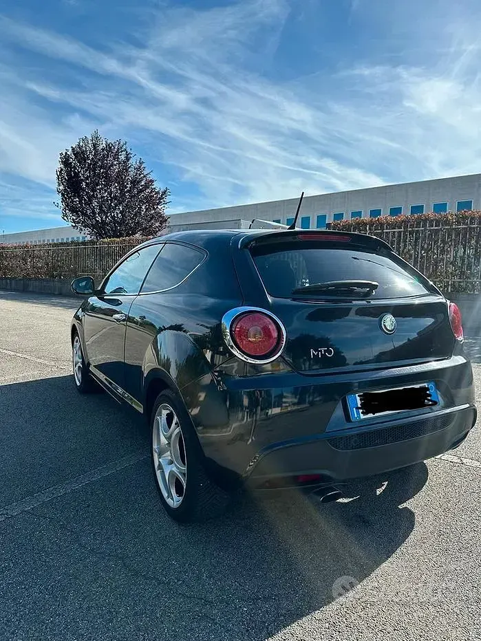 Usata Alfa Romeo MiTo Distinctive 120 CV (88 kW) 2010 Nero Utilitaria