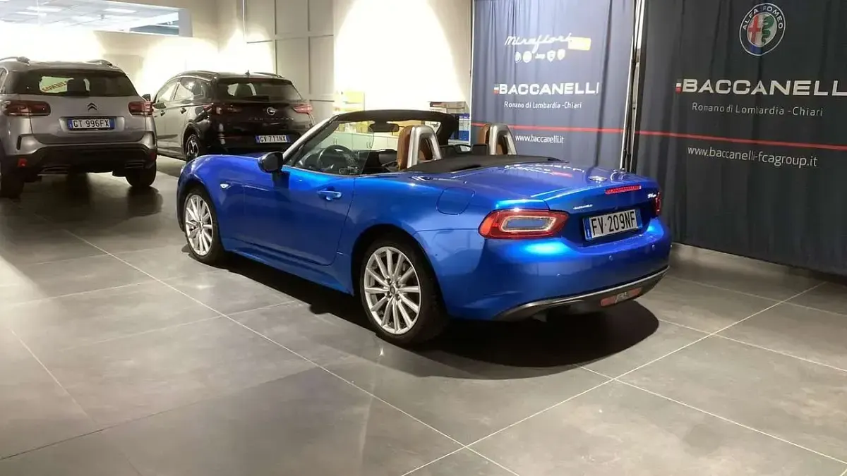 Usata Fiat 124 Spider Lusso 140 CV (102 kW) 2019 Bianco Cabrio