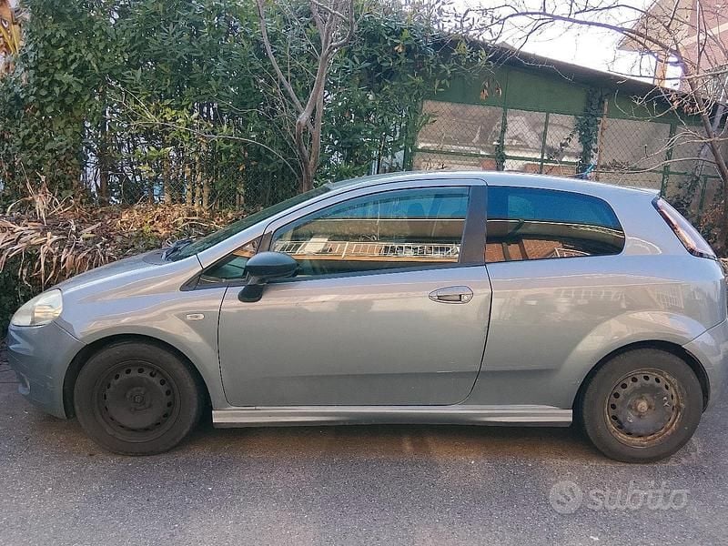 Usata 2008 Fiat Grande Punto Due volumi | 500 € (Super prezzo) - Immagine 1/4
