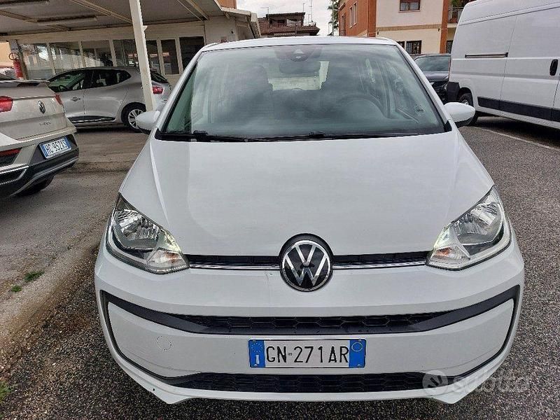 Usata VW up! Move 65 CV (47 kW) 2023 Bianco Utilitaria