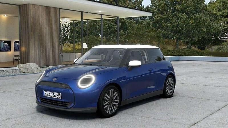 Blazing blue Nuova 2025 Mini Cooper Classic Due volumi | 30.097 € (Buon prezzo) - Immagine 1/4