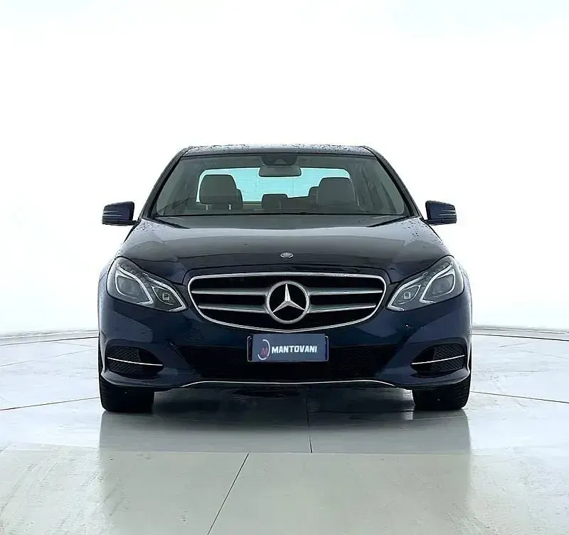 Usata Mercedes E300 Premium 231 CV (169 kW) 2014 Blu Berlina