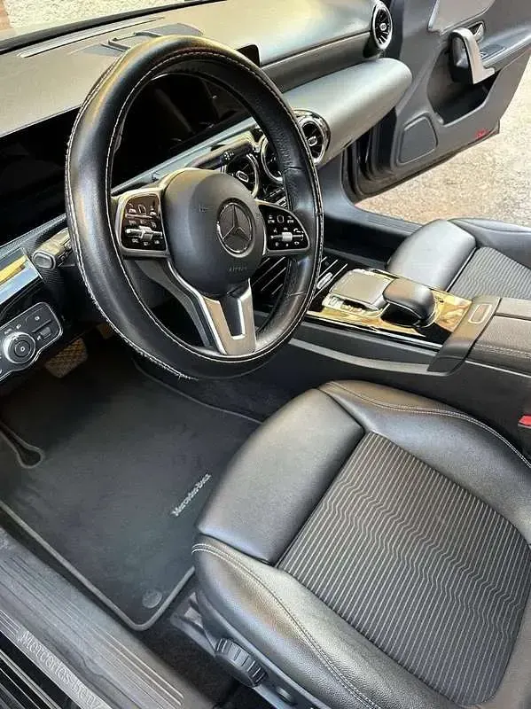 Usata Mercedes A180 116 CV (85 kW) 2019 Nero Berlina