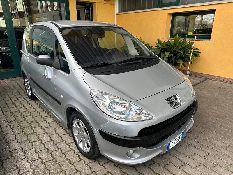 Usata Peugeot 1007 68 CV (50 kW) 2007 Argento Monovolume
