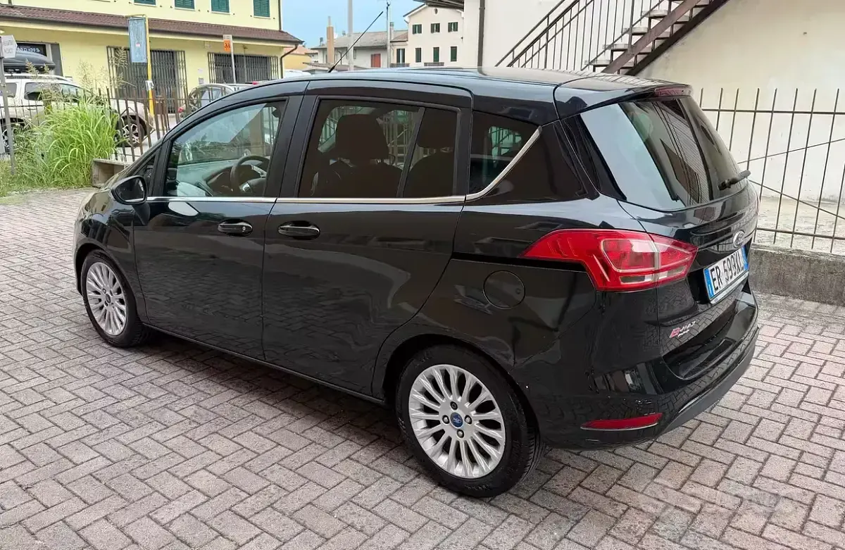 Usata Ford B-MAX Titanium 90 CV (66 kW) 2013 Nero Monovolume