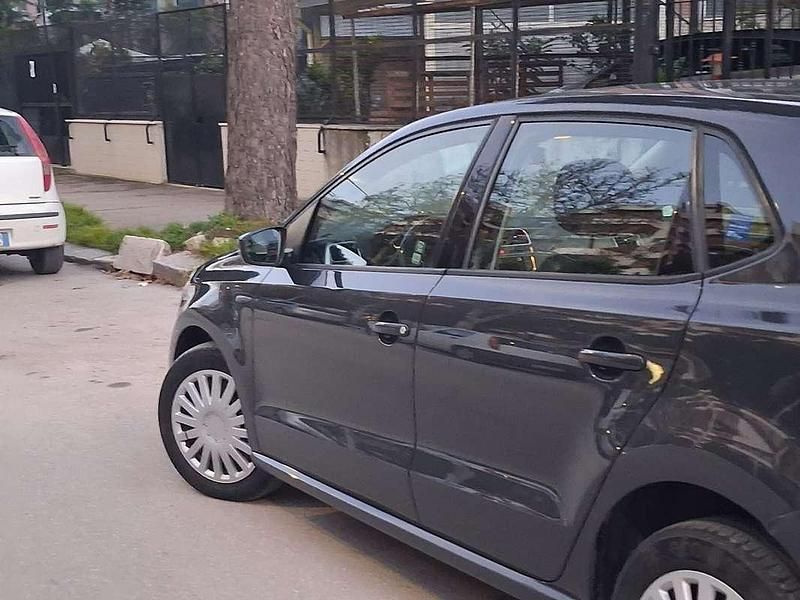 Usata VW Polo Comfortline 90 CV (66 kW) 2016 Grigio Berlina