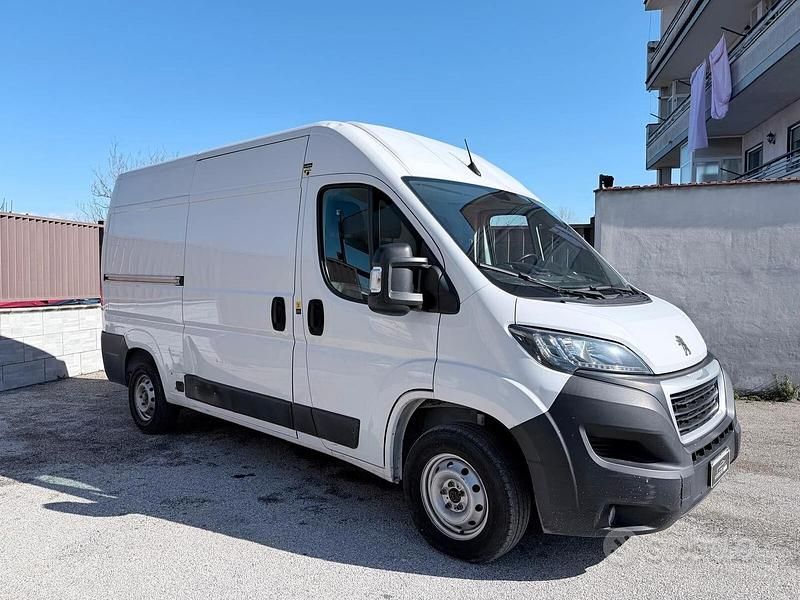 Usata Peugeot Boxer S 140 CV (102 kW) 2022 Bianco Furgone