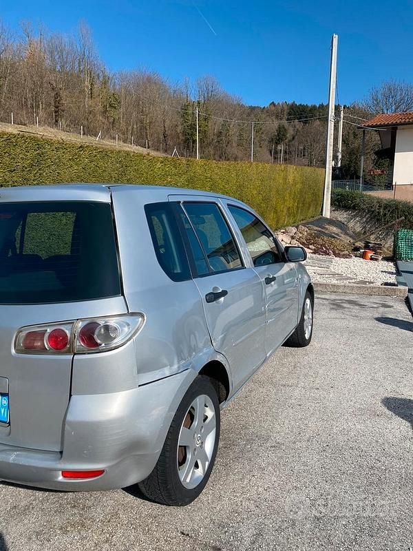 Usata Mazda 2 2006 Grigio Utilitaria