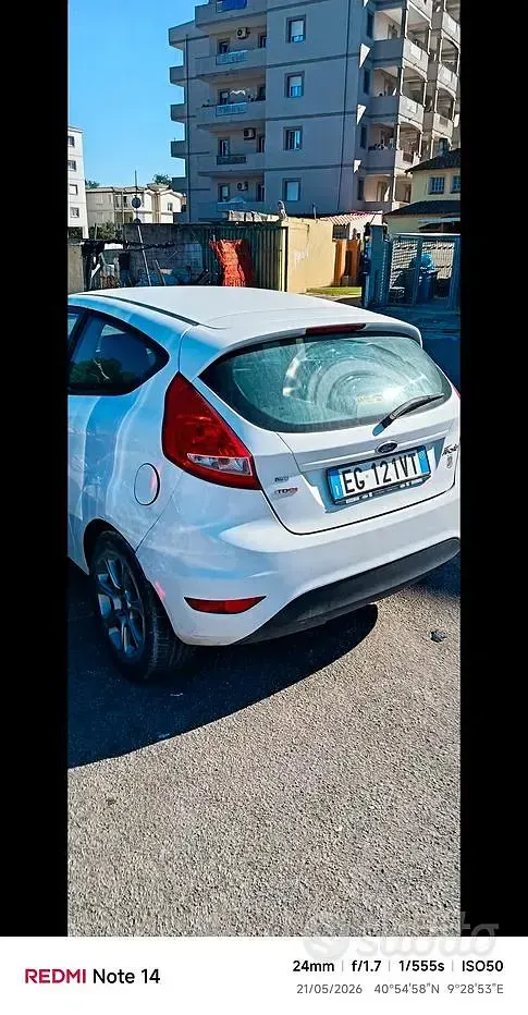 Usata Ford Fiesta 70 CV (51 kW) 2011 Bianco Berlina