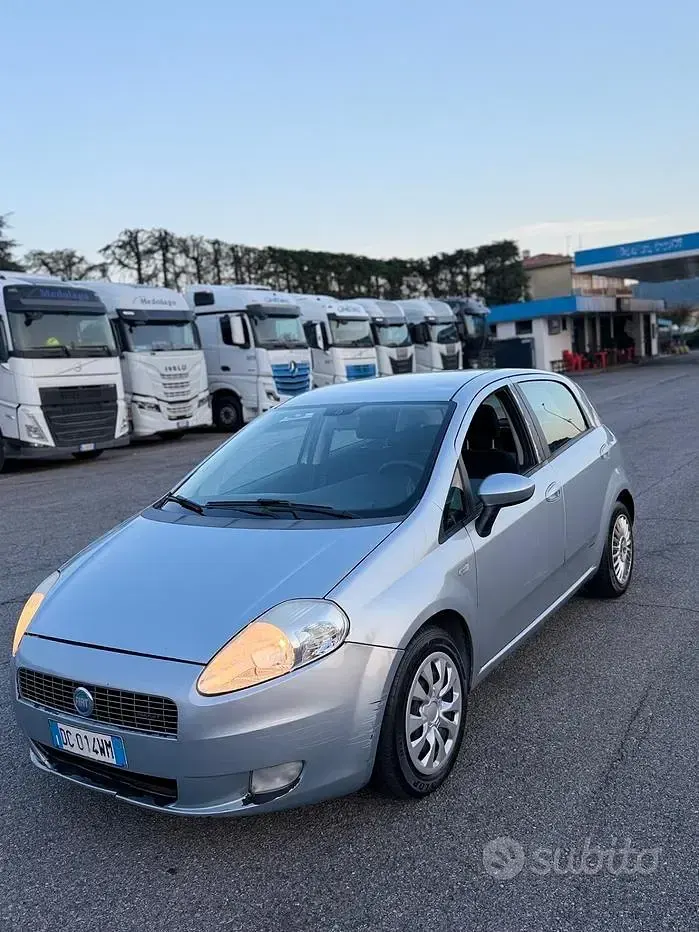 Usata Fiat Grande Punto Active 75 CV (55 kW) 2006 Grigio Utilitaria