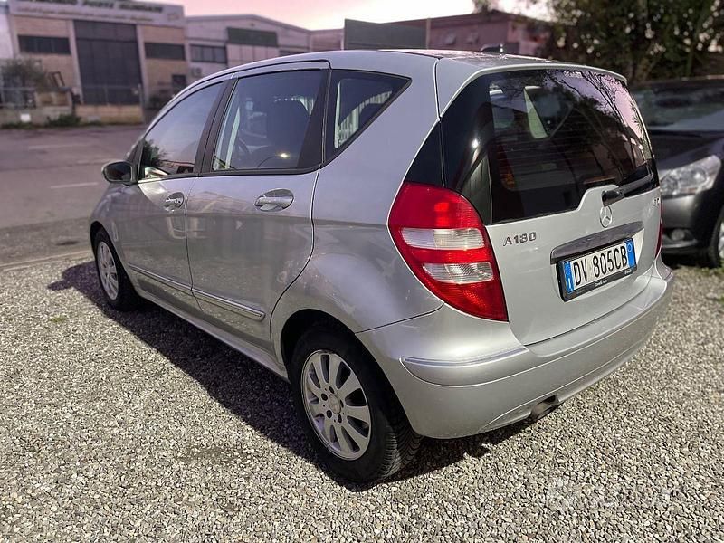 Usata Mercedes A180 Avantgarde 108 CV (79 kW) 2009 Grigio Berlina