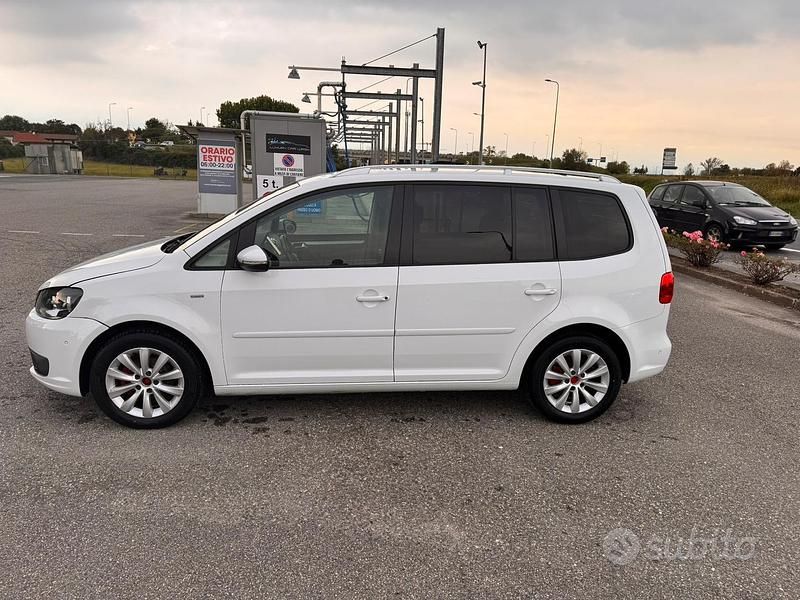 Usata VW Touran Life 105 CV (77 kW) 2014 Bianco Monovolume