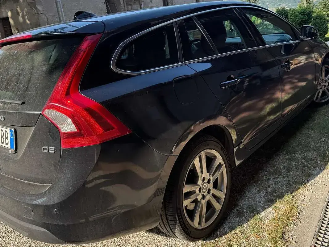 Usata Volvo V60 163 CV (119 kW) 2011 Nero Station wagon