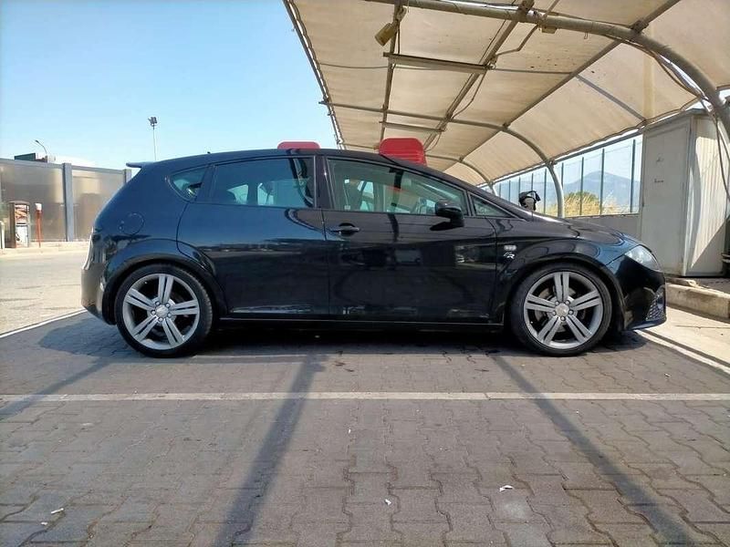 Usata 2007 Seat Leon FR Tre volumi | 3000 € (Buon prezzo) - Immagine 1/4