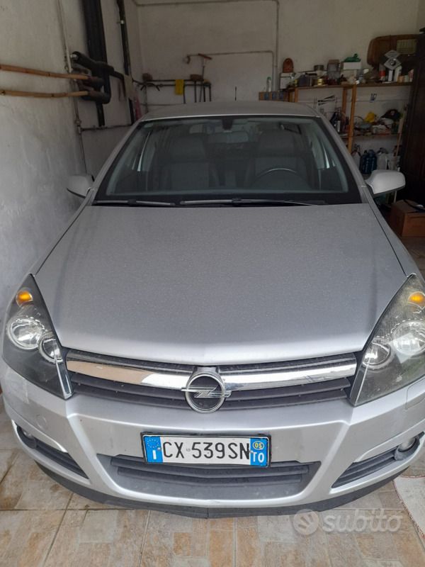 Usata Opel Astra 60 CV (44 kW) 2005 Grigio Berlina