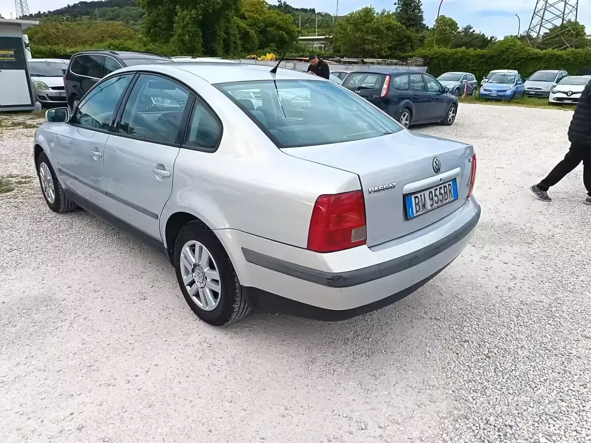 Brugt VW Passat 116 HK (85 kW) 2000 Grå Sedan