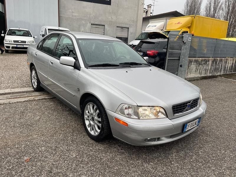 Usata Volvo S40 116 CV (85 kW) 2003 Argento Berlina