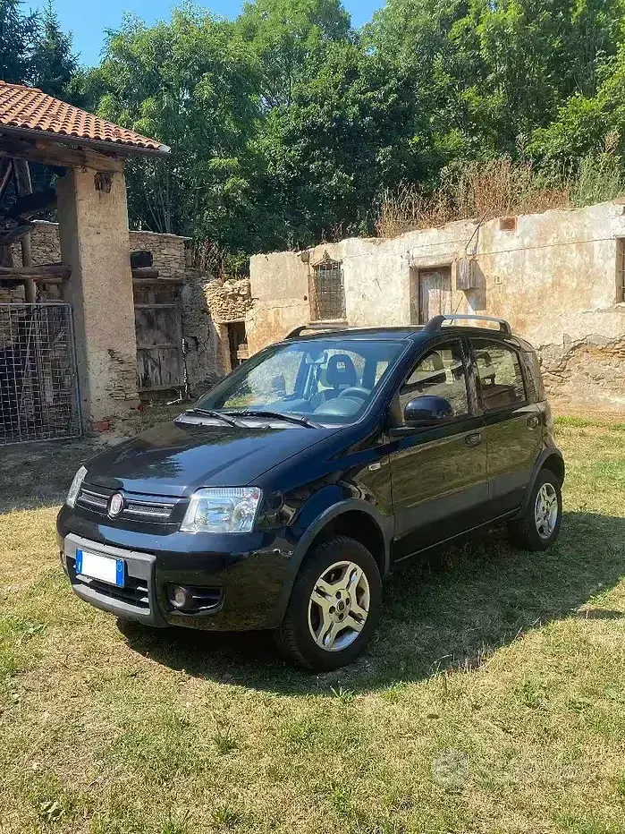 Usata Fiat Panda 4x4 69 CV (50 kW) 2012 Nero Utilitaria