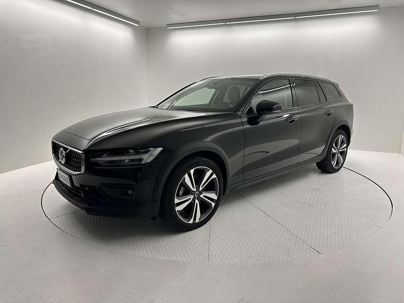 Usata Volvo V60 CC Plus 197 CV (144 kW) 2023 Nero Station wagon