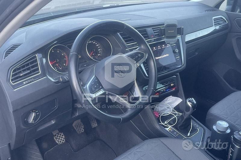 Usata VW Tiguan Life 131 CV (96 kW) 2022 Grigio SUV