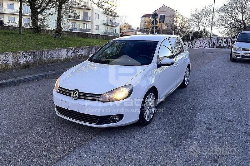 Usata VW Golf VI Highline 122 CV (89 kW) 2011 Bianco Utilitaria