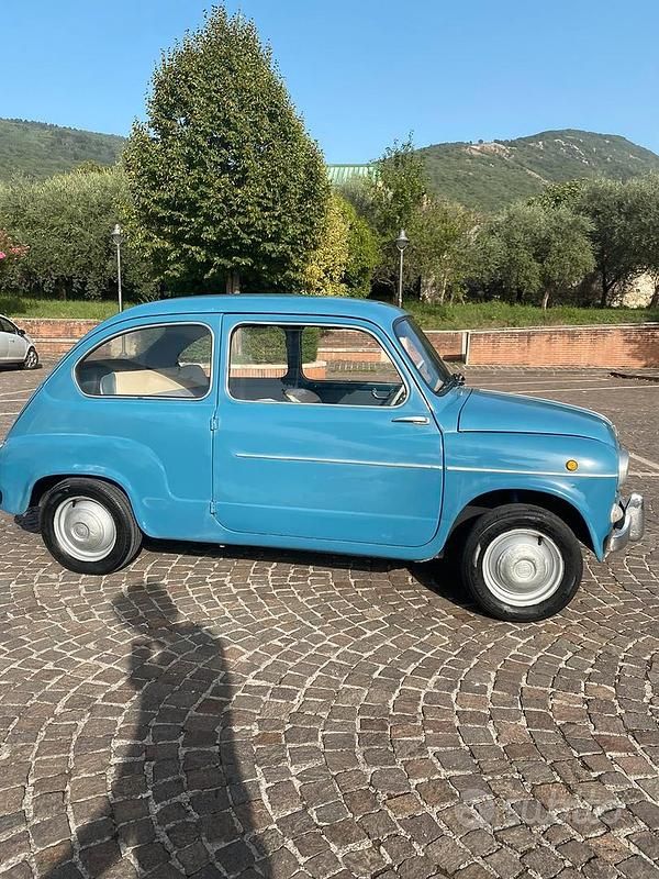 Usata Fiat 600D 1950 Blu Utilitaria