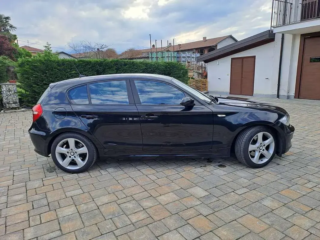 Usata BMW 120 177 CV (130 kW) 2008 Nero Utilitaria