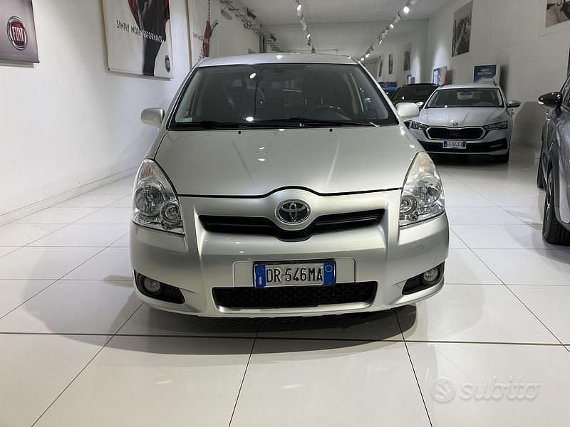 Usata Toyota Corolla Verso Sol 136 CV (100 kW) 2008 Grigio Monovolume