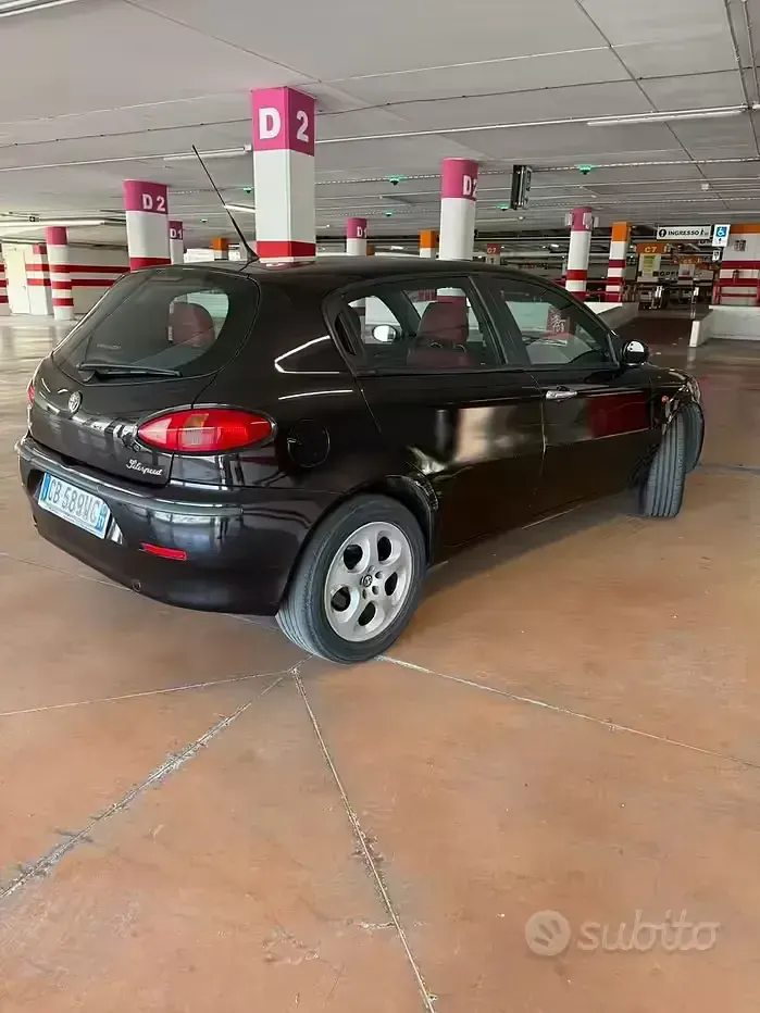 Usata Alfa Romeo 147 150 CV (110 kW) 2002 Nero Utilitaria
