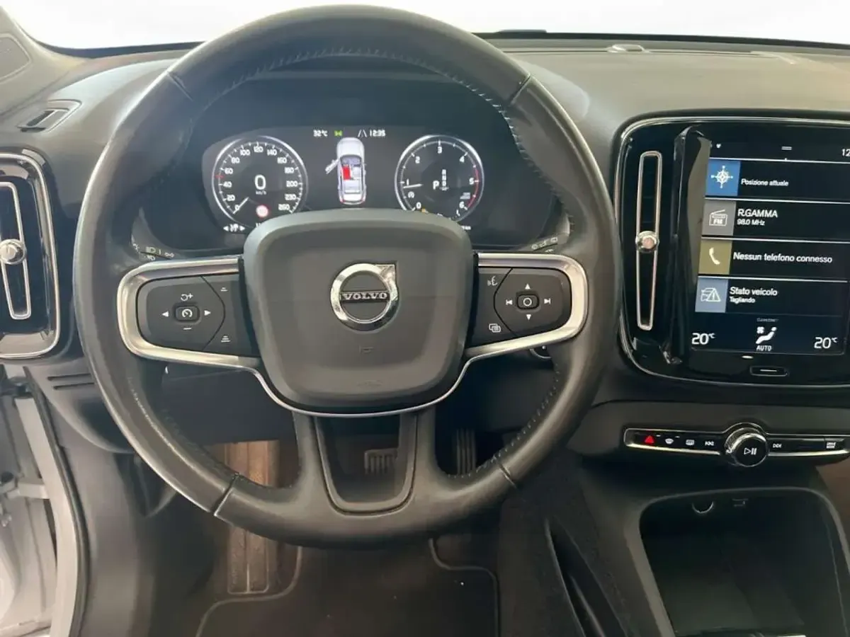 Usata Volvo XC40 Business Edition 150 CV (110 kW) 2019 Grigio SUV