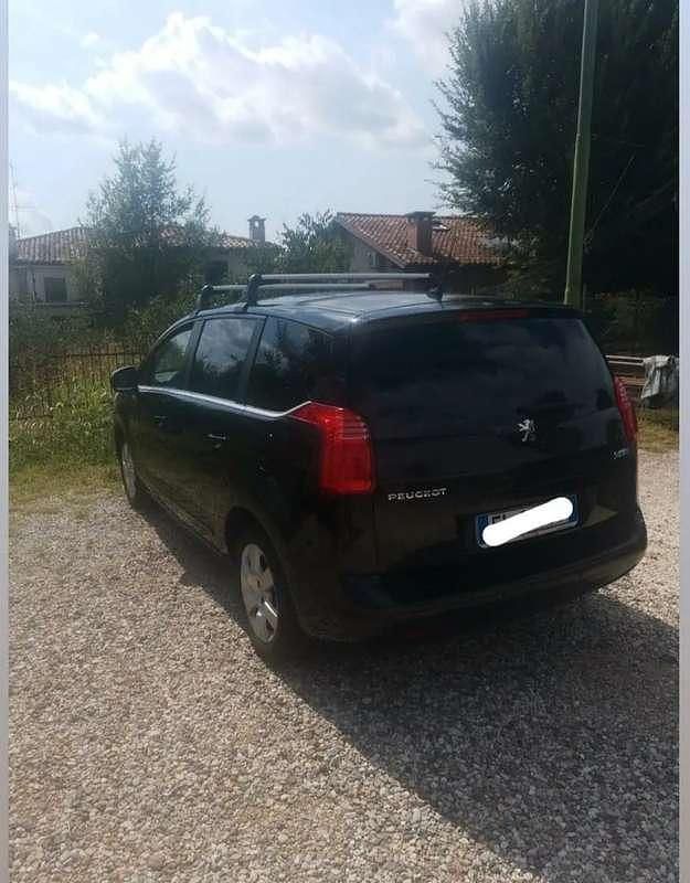 Usata Peugeot 5008 Family 120 CV (88 kW) 2012 Monovolume