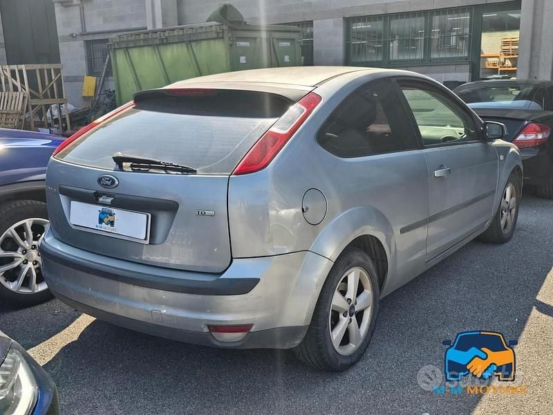 Usata Ford Focus 90 CV (66 kW) 2006 Grigio Berlina