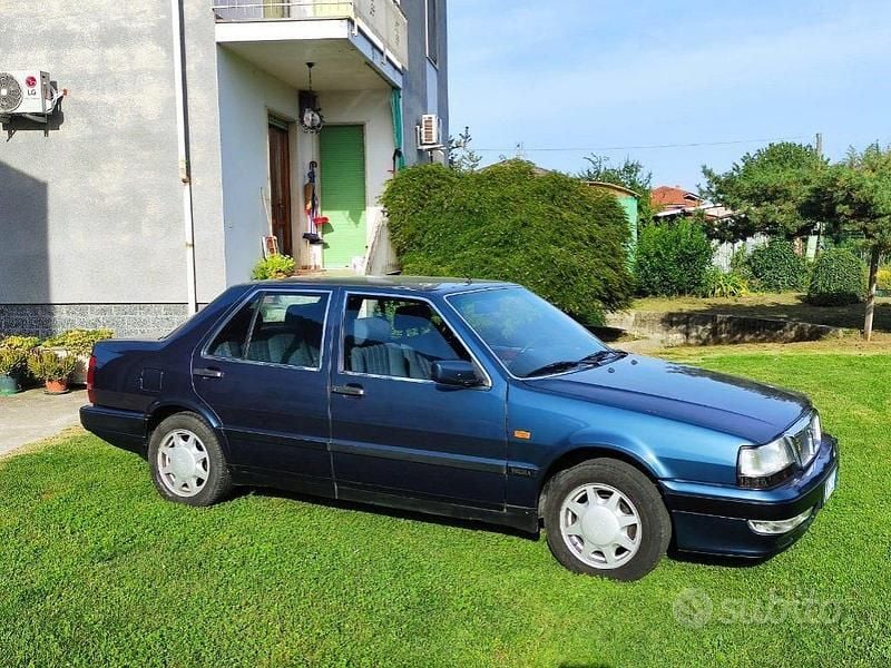 Usata Lancia Thema 147 CV (108 kW) 1989 Blu Berlina