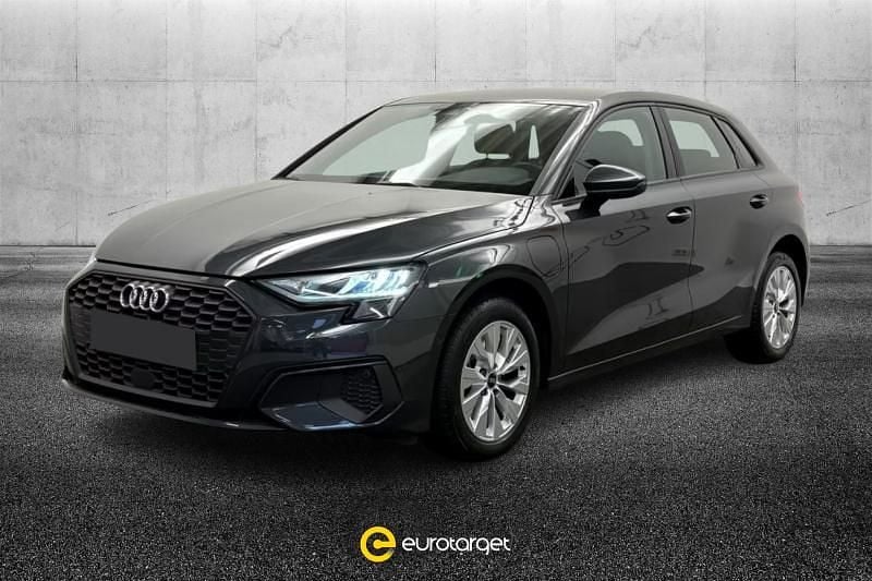 Usata Audi A3 e-tron Design 204 CV (150 kW) 2022 Grigio metallizzato Utilitaria