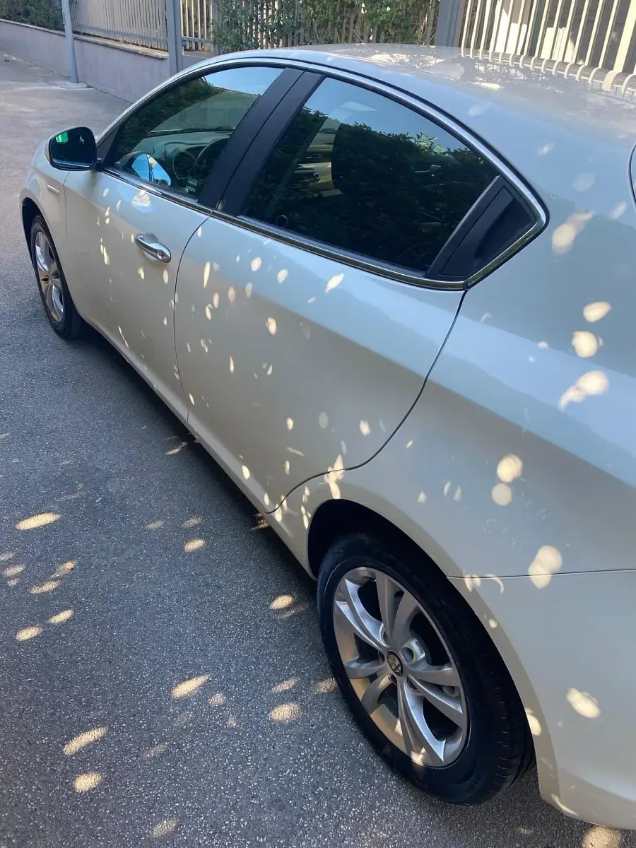 Usata Alfa Romeo Giulietta 104 CV (76 kW) 2012 Bianco Utilitaria