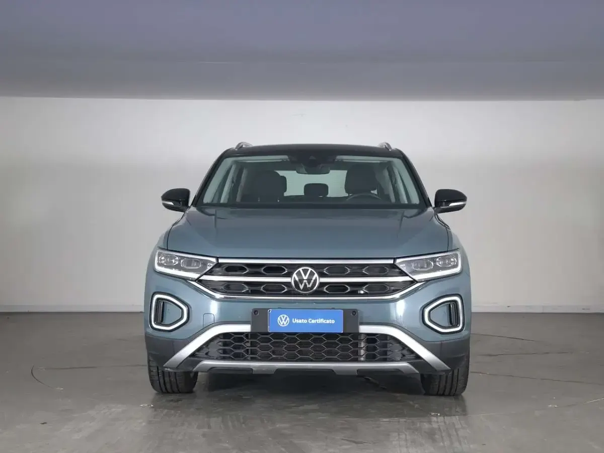 Usata VW T-Roc Style 116 CV (85 kW) 2025 Petroleum blue metallizzato ne SUV