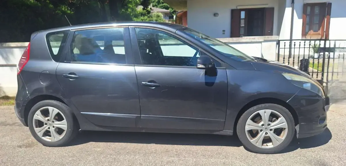 Usata Renault Scenic E-Tech Dynamique 110 CV (80 kW) 2009 Monovolume